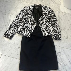 Liz Claiborne two piece suit 4 petite